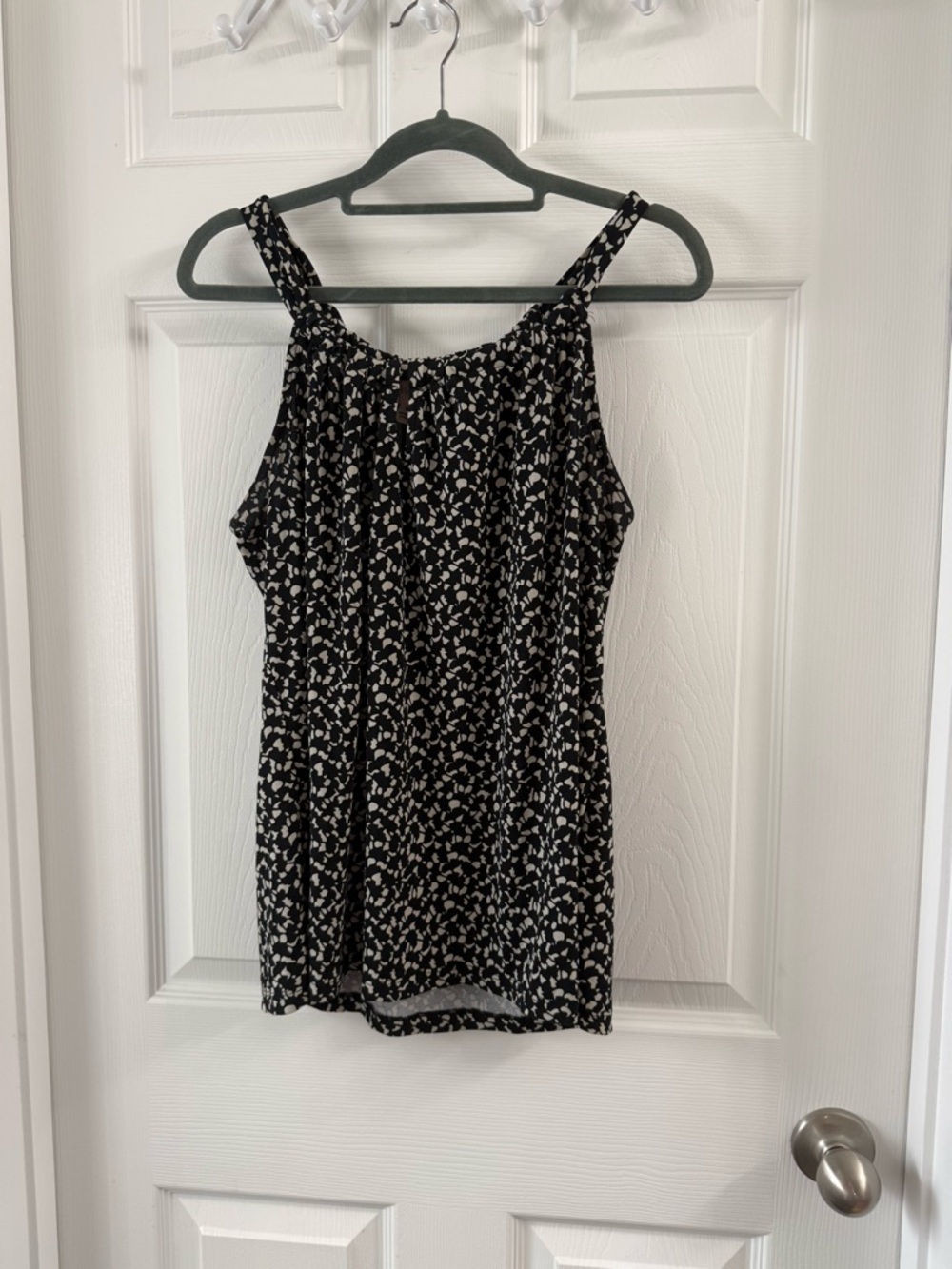 Philosophy Women's Black White Abstract Round Neck Sleeveless Keyhole Top Size M